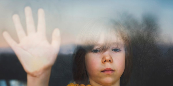 Un problema silencioso que necesita atención urgente: la depresión en niños y adolescentes