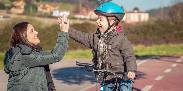 5 consejos de expertos para reforzar la autoestima de su hijo